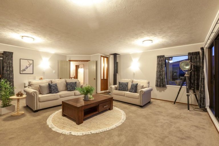 Photo of property in 10 Nuhaka Place, Paraparaumu Beach, Paraparaumu, 5032