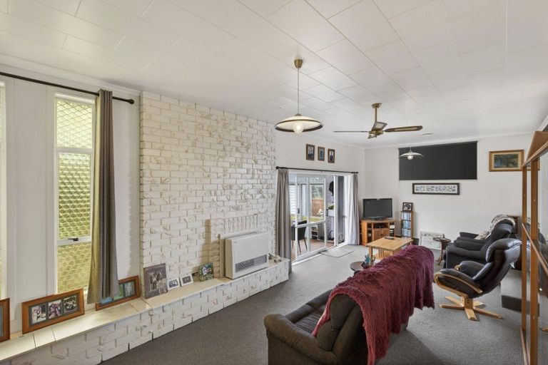 Photo of property in 20 Nikau Street, Inglewood, 4330