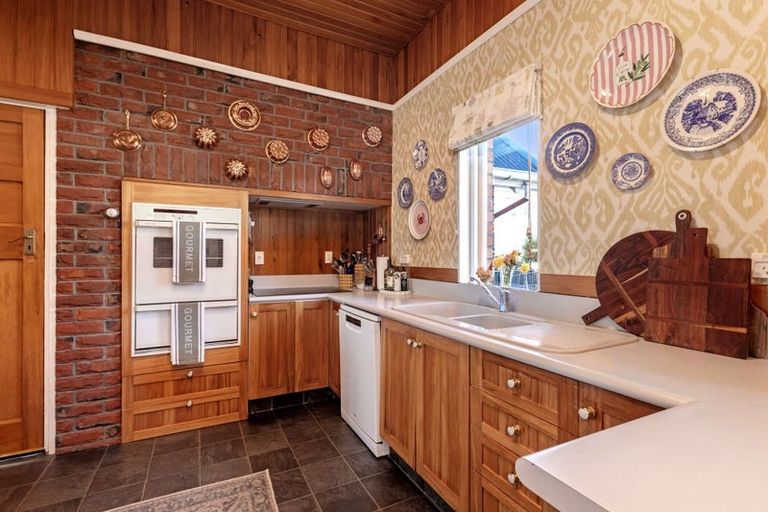 Photo of property in 2 Hart Street, Maori Hill, Timaru, 7910