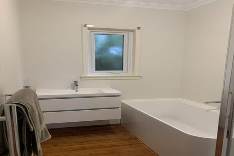 Photo of property in 40 Helston Road, Johnsonville, Wellington, 6037