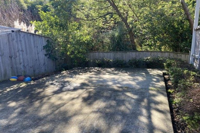 Photo of property in 8a Puaha Street, Takapuwahia, Porirua, 5022