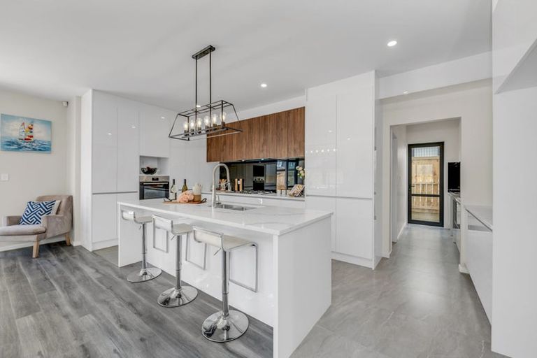 Photo of property in 54 Drumbuoy Drive, Flat Bush, Auckland, 2019