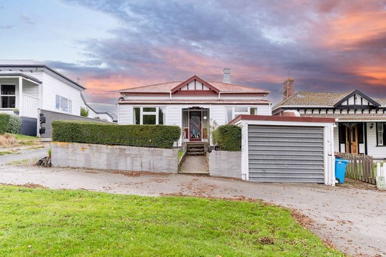 Photo of property in 14 Memorial Avenue, Parkside, Timaru, 7910