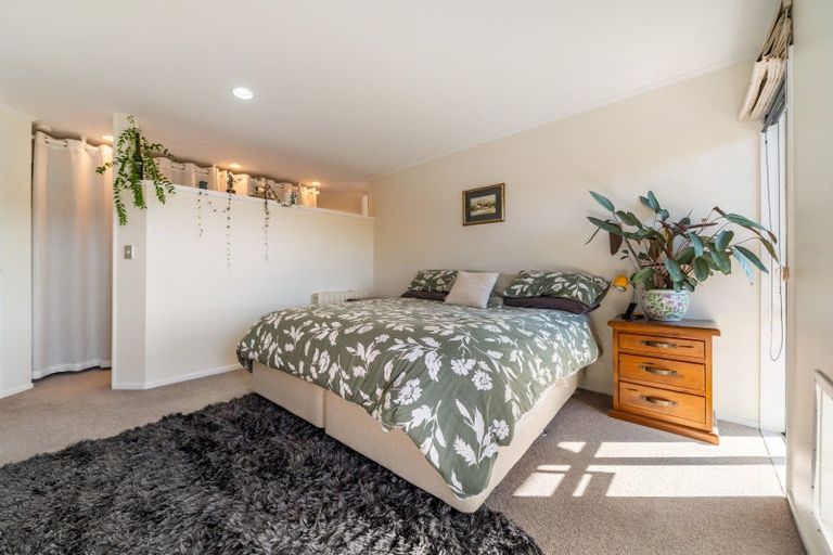 Photo of property in 12 The Anchorage, Whitby, Porirua, 5024