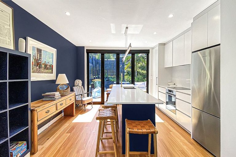 Photo of property in 1/13 Kororo Street, Northcote, Auckland, 0627