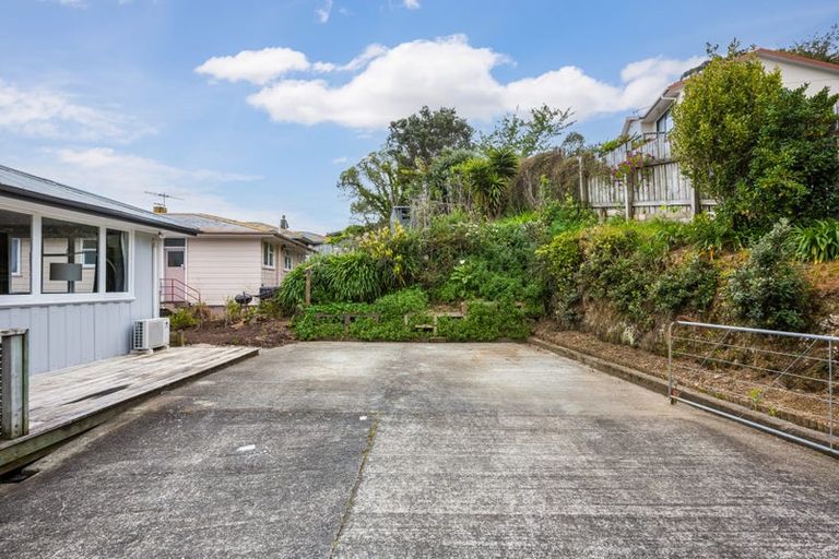 Photo of property in 18 Owhiti Street, Titahi Bay, Porirua, 5022