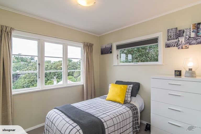 Photo of property in 2a Raroa Crescent, Northland, Wellington, 6012