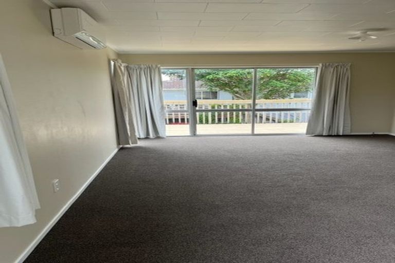 Photo of property in 2/19 Solar Road, Glen Eden, Auckland, 0602