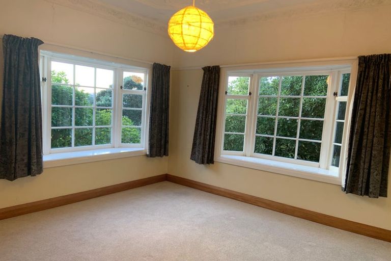 Photo of property in 32 Harland Street, Brooklyn, Wellington, 6021