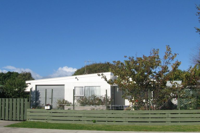 Photo of property in 29 Mazengarb Road, Paraparaumu Beach, Paraparaumu, 5032