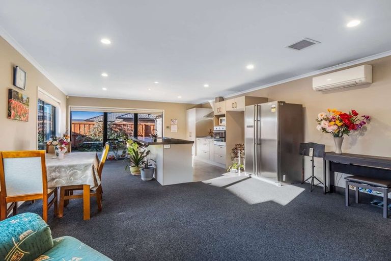 Photo of property in 33 Faringdon Boulevard, Rolleston, 7615