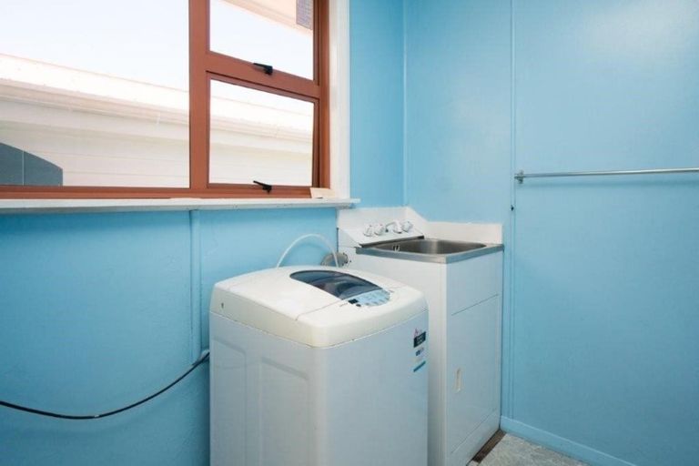 Photo of property in 317 South Road, Hawera, 4610