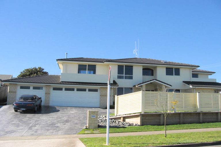 Photo of property in 1 Caversham Drive, Rototuna, Hamilton, 3210