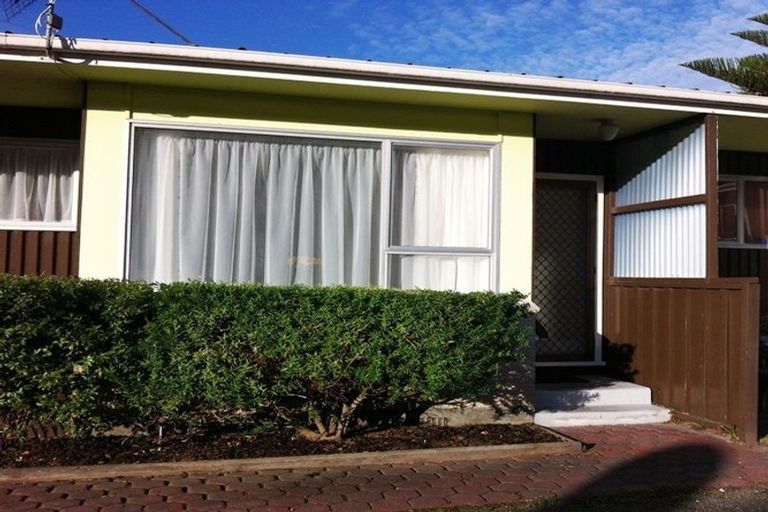 Photo of property in 11/171f Queens Drive, Lyall Bay, Wellington, 6022