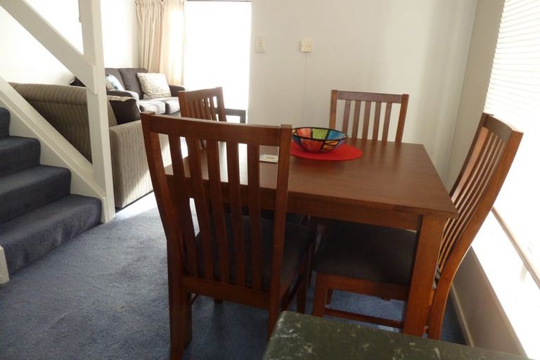 Photo of property in 50f9 Darlington Road, Miramar, Wellington, 6022