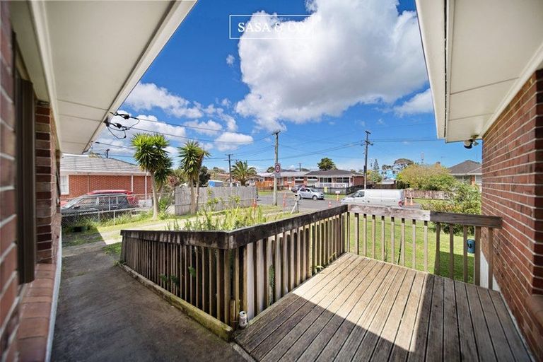 Photo of property in 3 Hallberry Road, Mangere East, Auckland, 2024