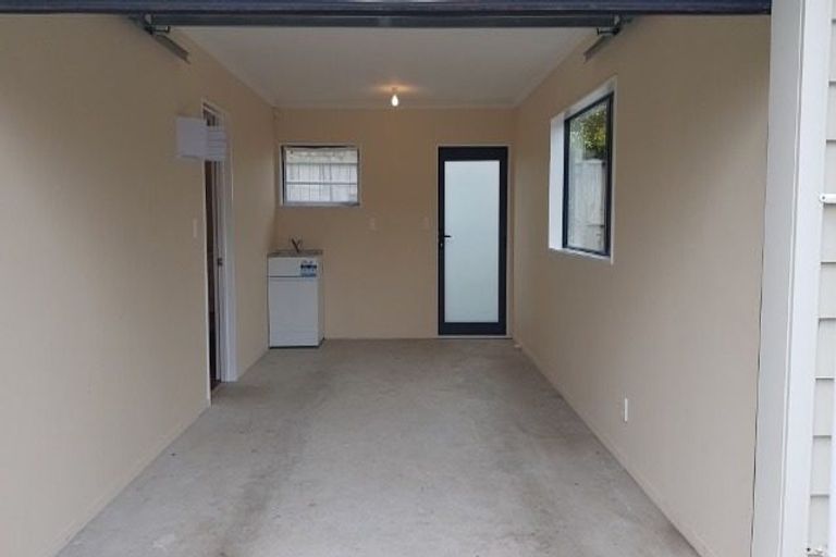 Photo of property in 28 Pooks Road, Ranui, Auckland, 0612