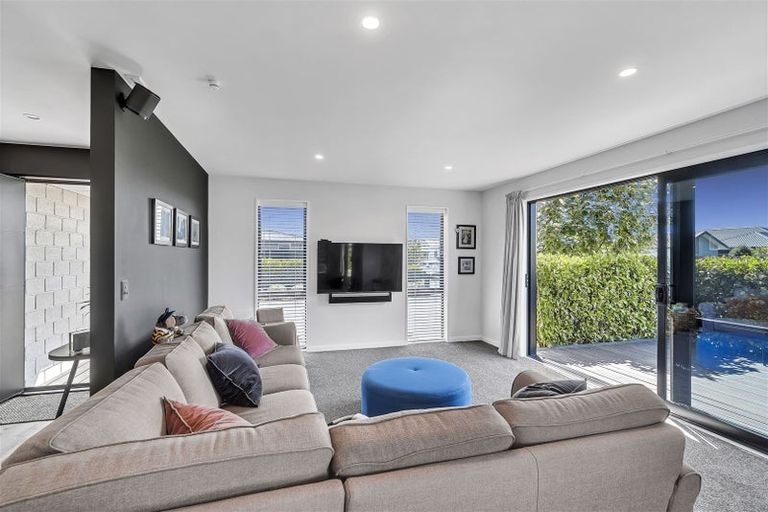 Photo of property in 6 Fry Place, Rolleston, 7614