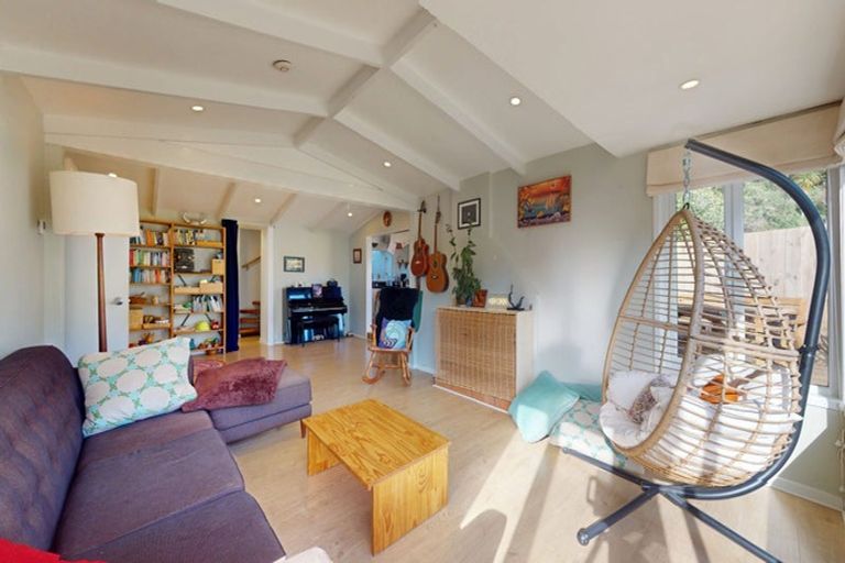 Photo of property in 103 Houghton Bay Road, Houghton Bay, Wellington, 6023
