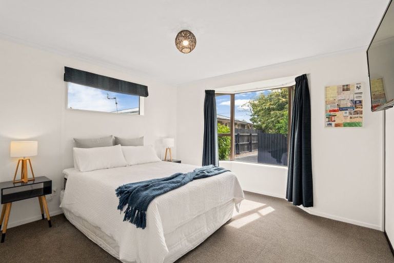 Photo of property in 1/139 Sawyers Arms Road, Northcote, Christchurch, 8052
