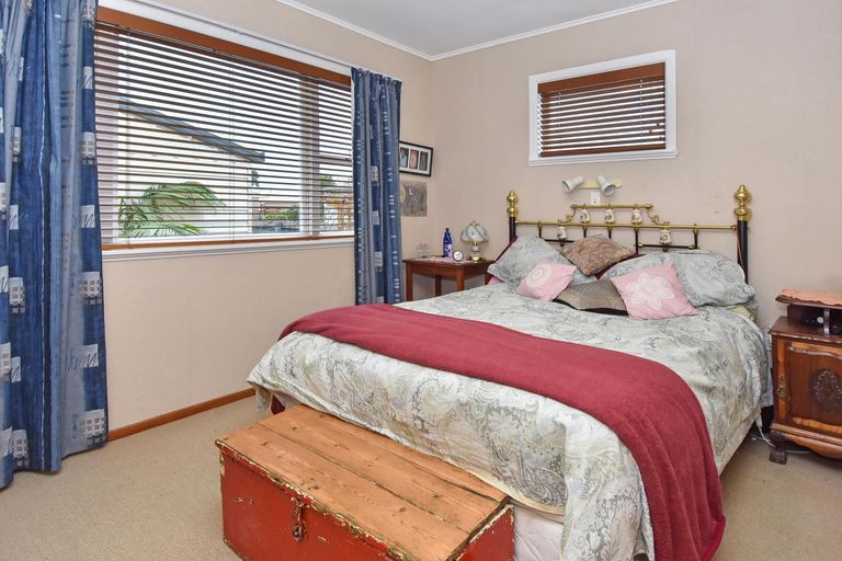 Photo of property in 8 Paterson Avenue, Pukekohe, 2120
