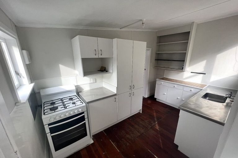 Photo of property in 92 Rolleston Street, Mount Cook, Wellington, 6021