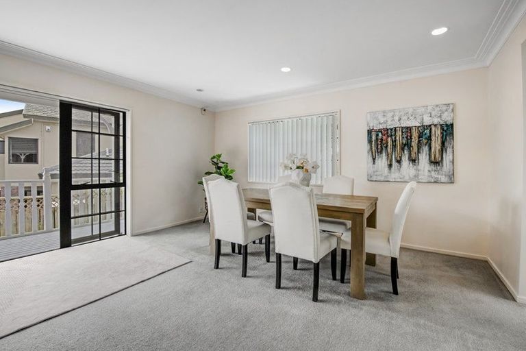 Photo of property in 9 St Lucia Place, Unsworth Heights, Auckland, 0632