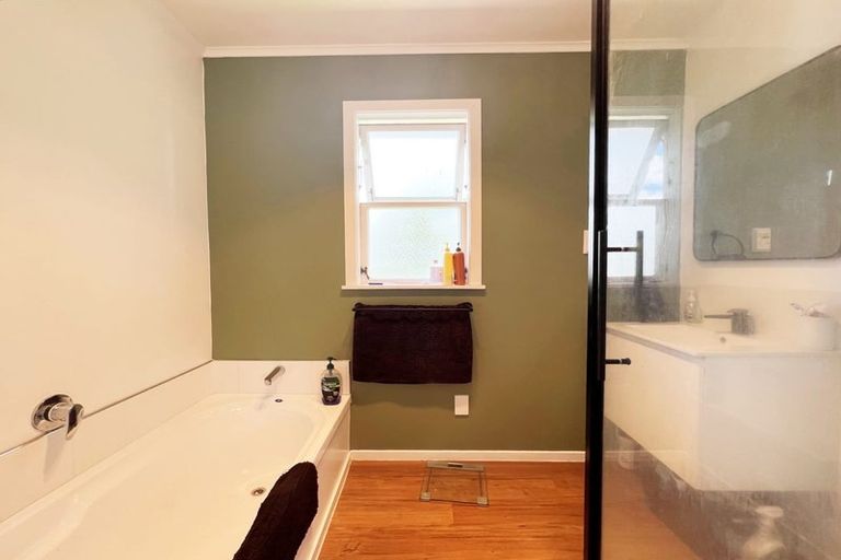 Photo of property in 10 Thornton Place, Melville, Hamilton, 3206