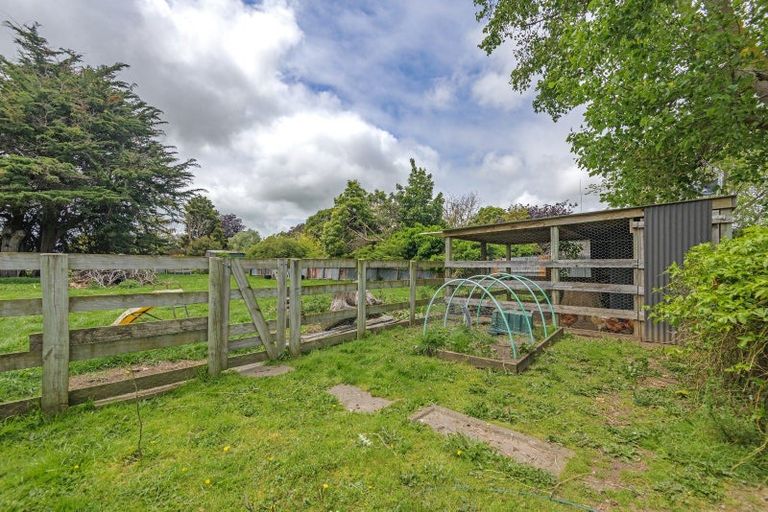 Photo of property in 176 Bridge Street, Bulls, 4818