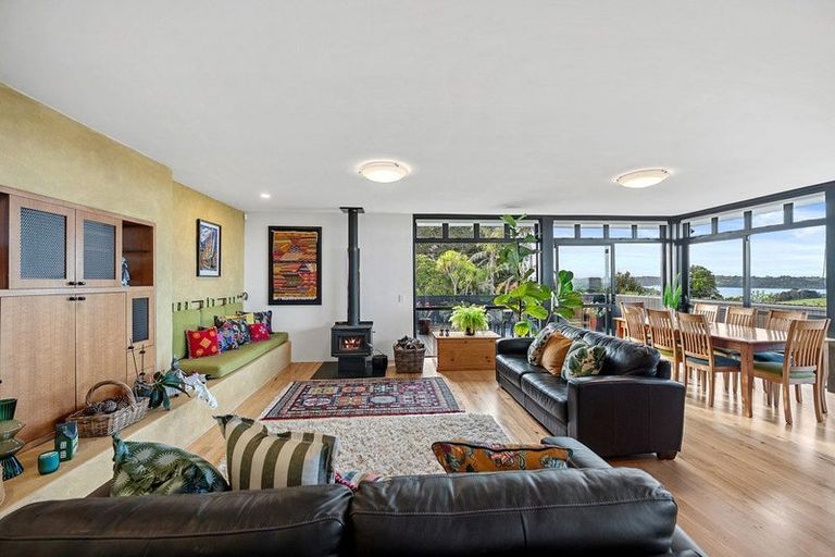 Photo of property in 181 Vaughans Road, Okura, Auckland, 0792