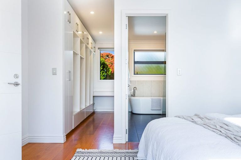 Photo of property in 49 Matipo Road, Te Atatu Peninsula, Auckland, 0610