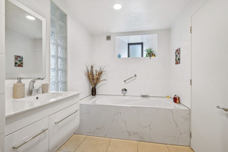 Photo of property in 35 Taharepa Road, Hilltop, Taupo, 3330