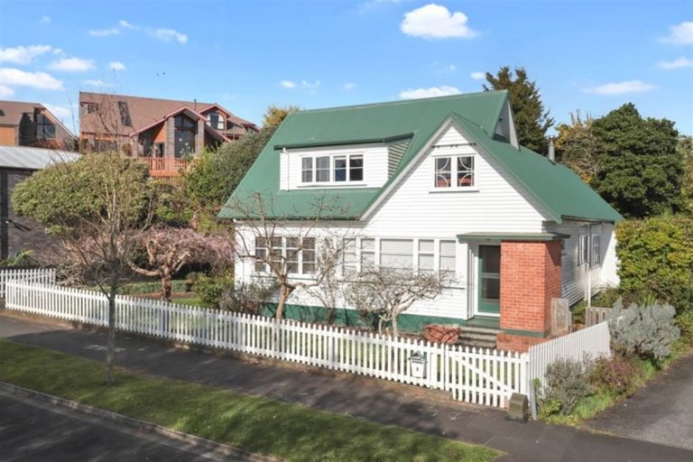 Photo of property in 1 Jellicoe Drive, Hamilton East, Hamilton, 3216