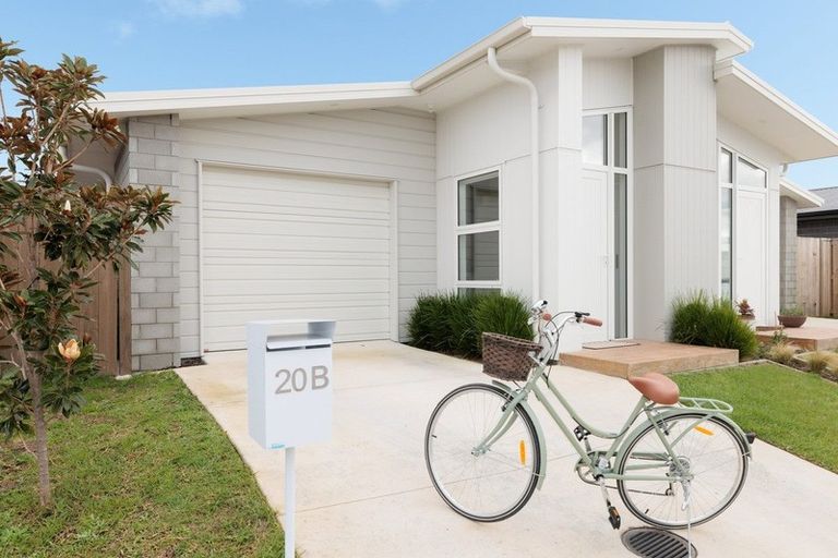 Photo of property in 20b Komata Crescent, Papamoa Beach, Papamoa, 3118