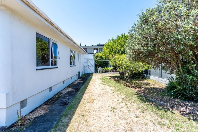 Photo of property in 42 Charles Street, Westshore, Napier, 4110
