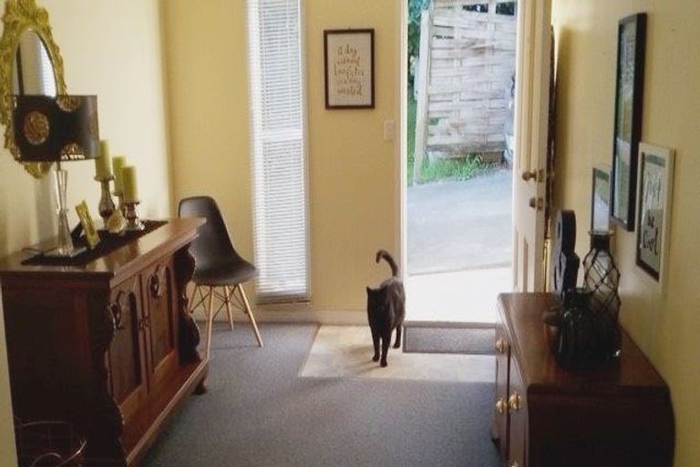 Photo of property in 55 Gatman Street, Birkdale, Auckland, 0626