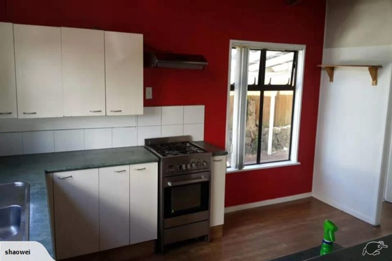 Photo of property in 24 Harrington Road, Henderson, Auckland, 0610