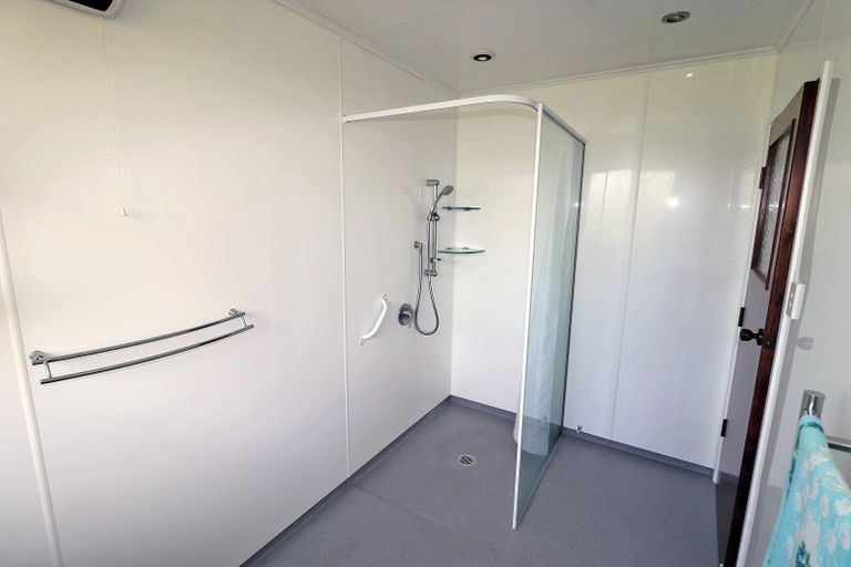 Photo of property in 26 Oberon Street, Stratford, 4332