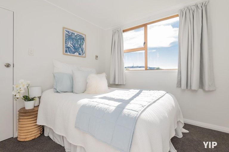 Photo of property in 7 Ruskin Road, Newlands, Wellington, 6037