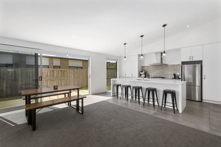 Photo of property in 37 Awataha Crescent, Pyes Pa, Tauranga, 3110