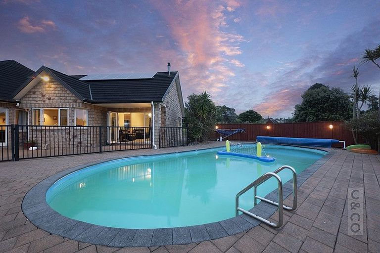 Photo of property in 17 Deacon Road, Riverhead, Kumeu, 0892