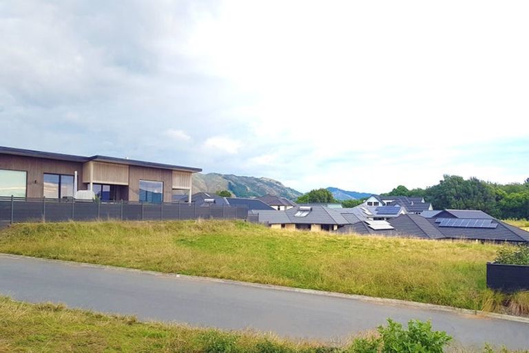 Photo of property in 6 Piwakawaka Way, Waikanae, 5036