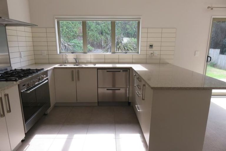 Photo of property in 15 Wantwood Grove, Churton Park, Wellington, 6037