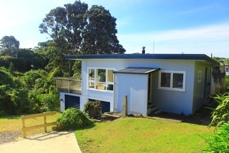Photo of property in 12 Takarei Terrace, Mokau, 4376