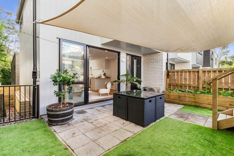 Photo of property in 23 Tokai Place, Glen Eden, Auckland, 0602