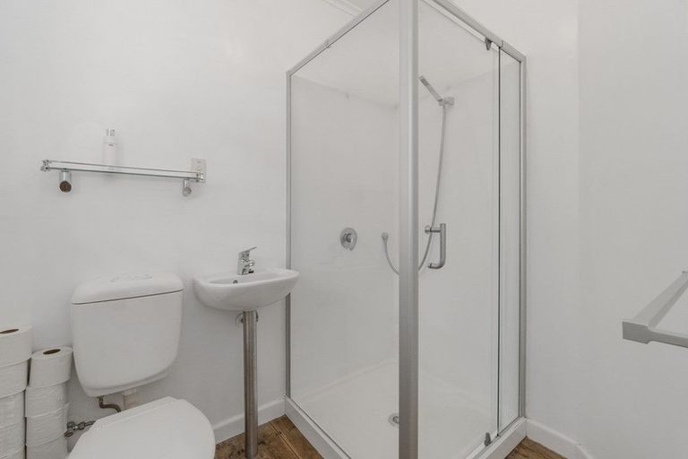 Photo of property in 50 Roberts Road, Te Atatu South, Auckland, 0610