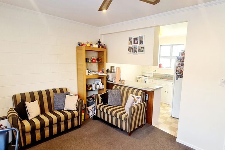 Photo of property in 10/10f Rawson Street, Tawa, Wellington, 5028