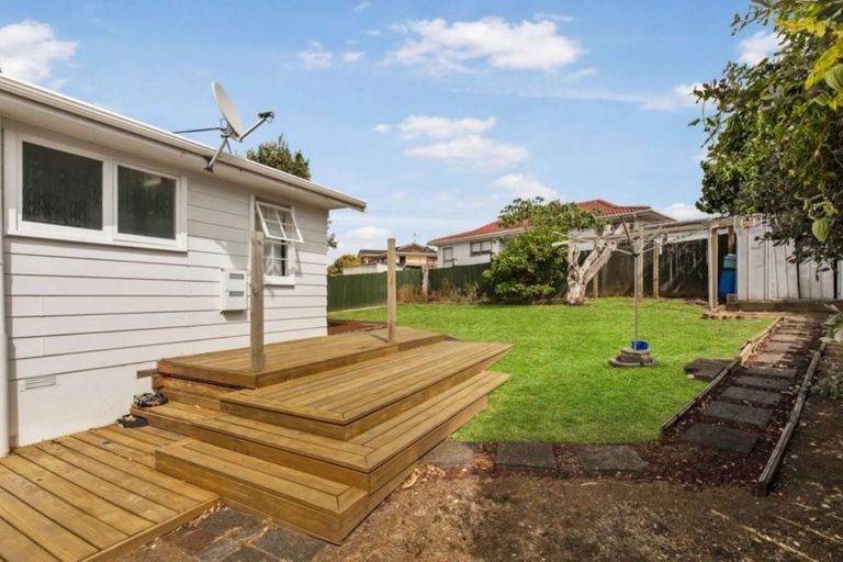 Photo of property in 24 Catkin Crescent, Papatoetoe, Auckland, 2025