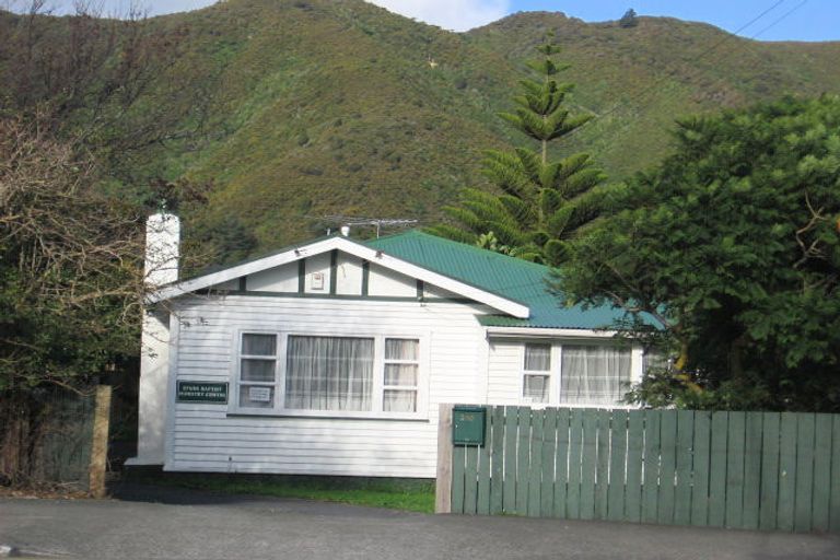 Photo of property in 300 Waiwhetu Road, Fairfield, Lower Hutt, 5011