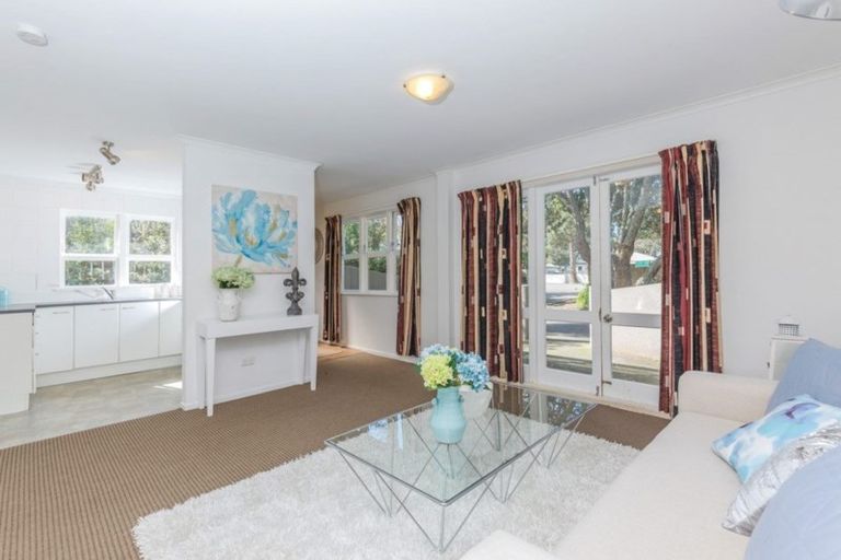 Photo of property in 1/422 Hibiscus Coast Highway, Orewa, 0931